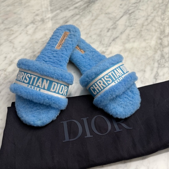 Dior Chez Moi Slide Bright Blue Embroidered Cotton and Shearling sandals - Picture 5 of 10